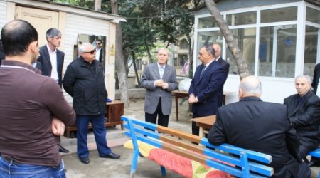 Mollazade meets voters in Baku’s Nasimi district
