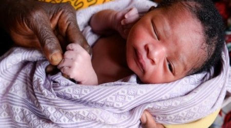 Pre-pregnancy diet 'permanently influences baby's DNA'