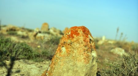 'Arab' cemetery near Baku - PHOTO