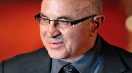 Bob Hoskins dies of pneumonia aged 71