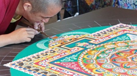 Monks spend 30 hours building intricate artworks - PHOTO+VIDEO