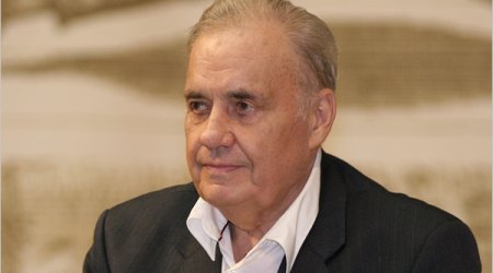 Врачи пока оставили Эльдара Рязанова в реанимации