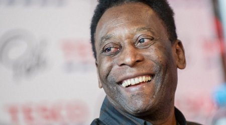 Pele remains in intensive care but...