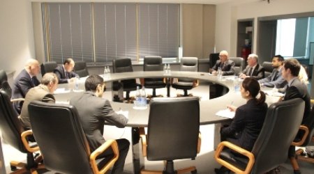 Azerbaijan Central Bank governor meets UK trade envoy