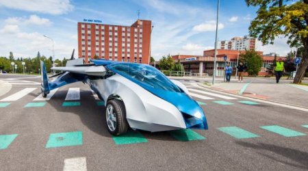 Uçan avtomobil satışa çıxarılacaq - Fotolar