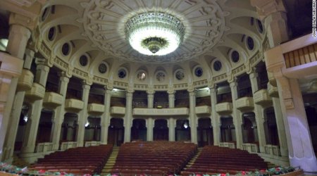 Palace of the damned dictator