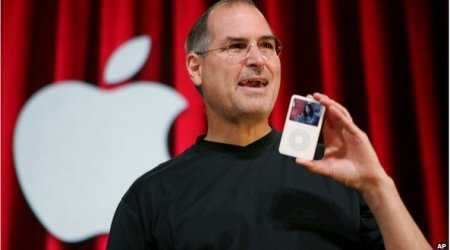 Apple defeats $1bn court case alleging anti-competition