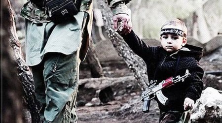 Körpəsinə görə İŞİD-ə yalvaran ananın hekayəti - FOTOLAR