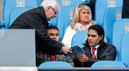 Van Gaal ordered Radamel Falcao off team bus to sign autographs