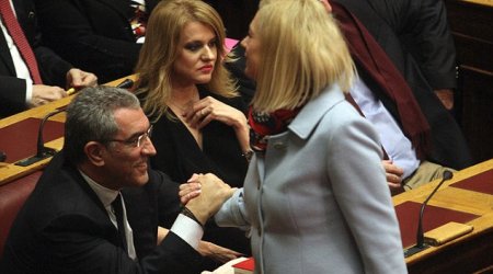 Kişi deputatlar qadın həmkarlarını təhqir etdi - VİDEO