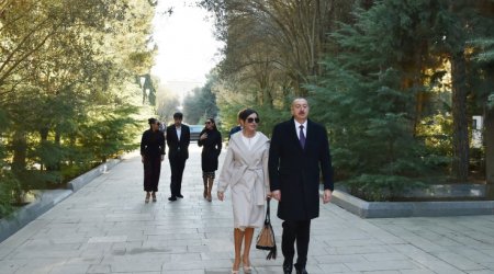 Prezident ailəsi ilə Fəxri xiyabanda - FOTOLAR