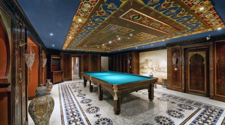 Has the collapse of the Russian economy finally hit the super-rich?