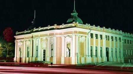 Azərbaycanlıların teatrda qeyri-adi sərgüzəştləri