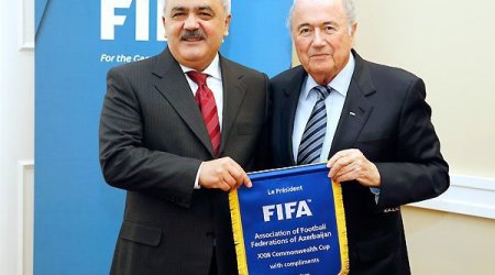 Rövnəq Abdullayev FİFA-nın prezidenti ilə görüşdü