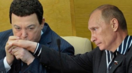 Xalq artistindən Putinə unikal hədiyyə