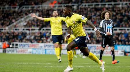 Eljero Elia's double moves Ronald Koeman's side