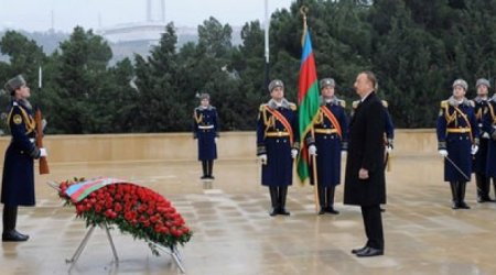 Prezident İlham Əliyev Şəhidlər xiyabanını ziyarət etdi