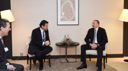 President Aliyev meets top Airbus manager in Davos