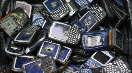 Make coders develop Blackberry apps, says firm's boss