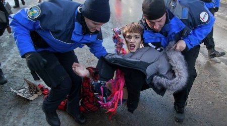 Акция Femen в Давосе