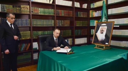 Aliyev visits Saudi embassy in Baku to condole king's death