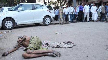 Health minister ignores dying man lying outside hospital