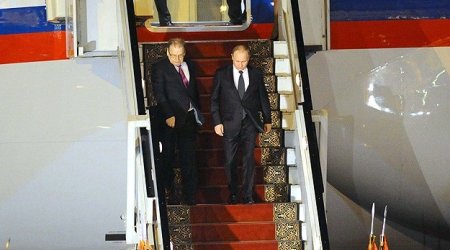 10 il sonra Putin Misirdə