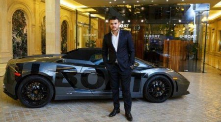 Эмину сделали дорогой подарок