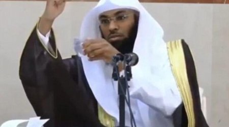 Saudi cleric tells student the sun rotates around the Earth