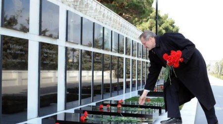 ABŞ səfiri Şəhidlər Xiyabanını ziyarət etdi - Fotolar
