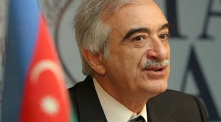 Polad Bülbüloğlu təltif olundu