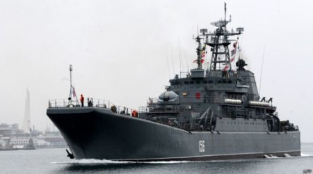 Kipr limanlarını Rus donanmasına açır