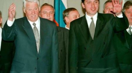 Nemtsov Heydər Əliyevi ağ şalvarda qarşılayıb - Xatirə