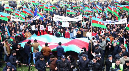 Oппозиция провела антикризисный митинг в Баку -  ОБНОВЛЕНО