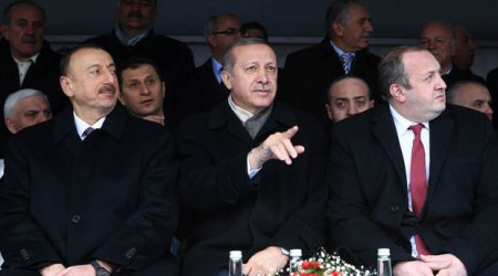 Ошибка протокольной службы во время встречи президентов в Карсе