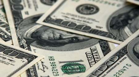 Dollar exchange rate slightly decreases in Azerbaijan
