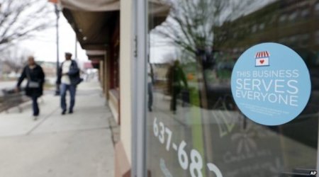 Apple boss 'disappointed' by new Indiana religious law