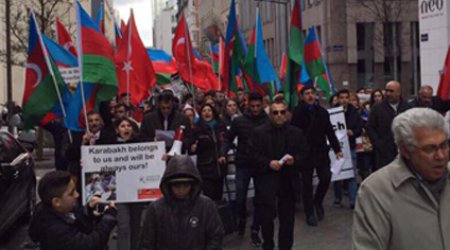 Azərbaycanlılar aksiya keçirdi