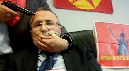İstanbulda polis girov götürülən prokuroru azad etdi