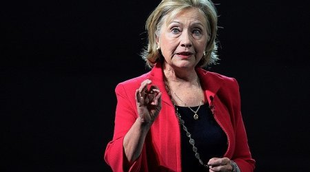 Hillari Klinton prezidentliyə namizəd olacağını elan etdi