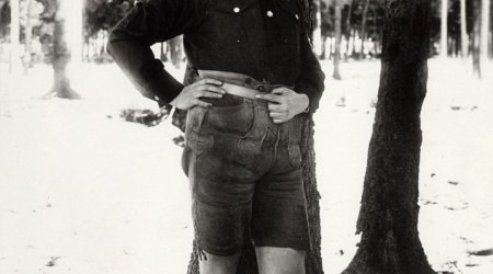 The embarrassing photographs of Adolf Hitler posing in lederhosen