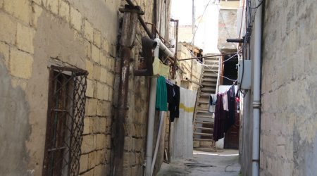 Улица Папанина утопает в канализационных отходах