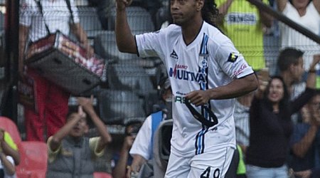 Ronaldinho nets quick-fire brace after coming on ...