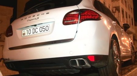 В Баку разбился Porsche
