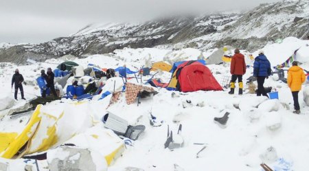 Hit by Avalanche in Everest Basecamp