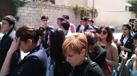 Bakıda etiraz aksiyası - FOTOLAR