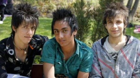 İranda “homoseksual” və “şeytani” saç düzümlərinə hücumlar