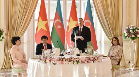 Azeri, Vietnamese leaders praise ties, pledge to expand coop