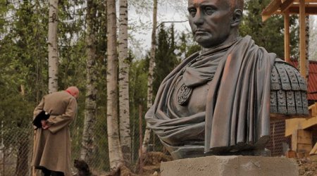 Cossacks unveil extraordinary bust of Russian leader as a Roman Caesar