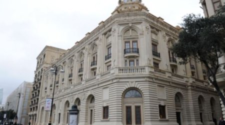 Səfir və Argentina rəsmisi Musiqili Teatrda